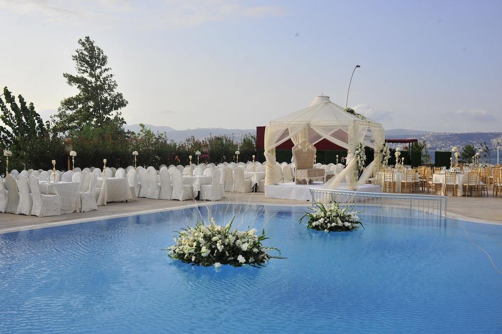 Wellborn Luxury Hotel - Outdoor Pool