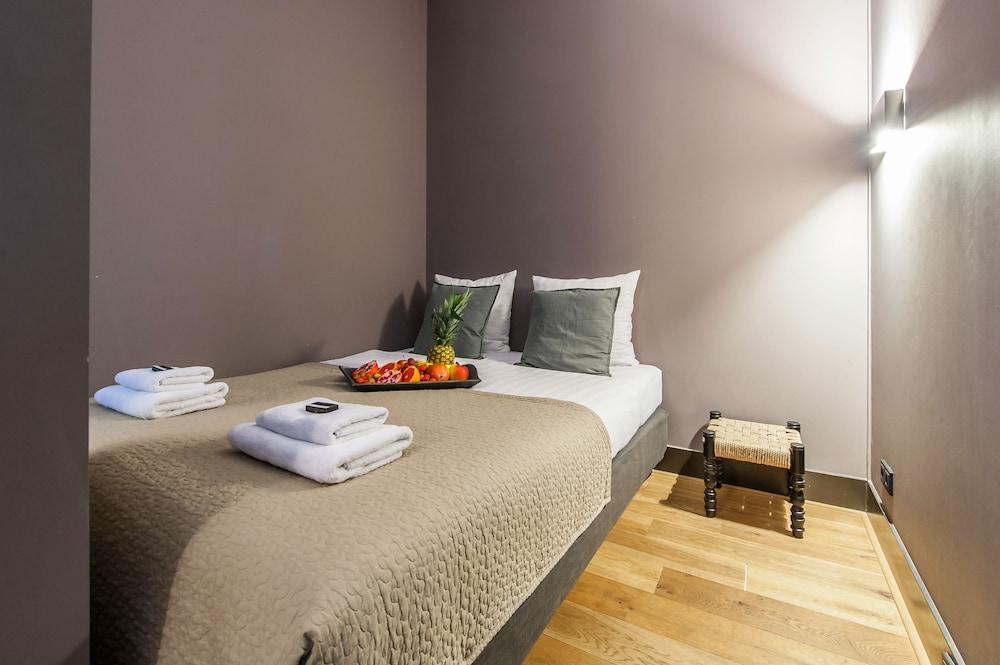 Short Stay Group City Park Serviced Apartments - Room