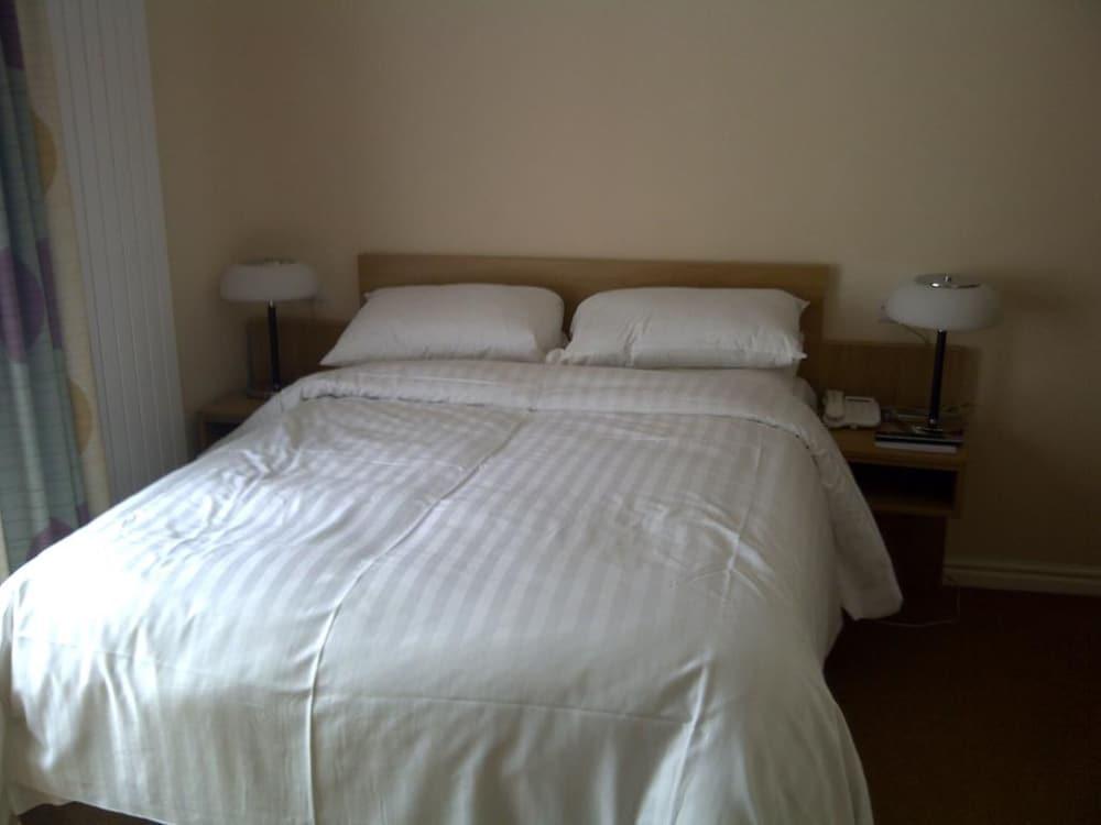 Queensgate Hotel - Room