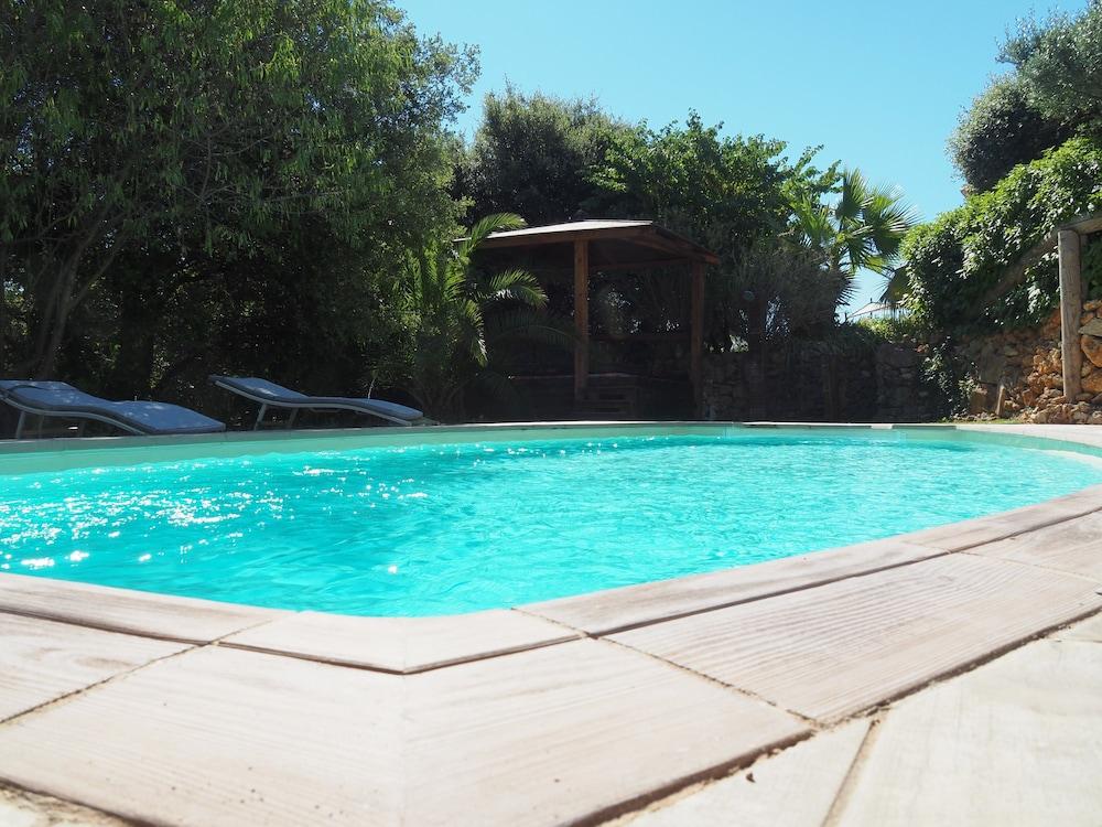 Domaine la Borie - Outdoor Pool