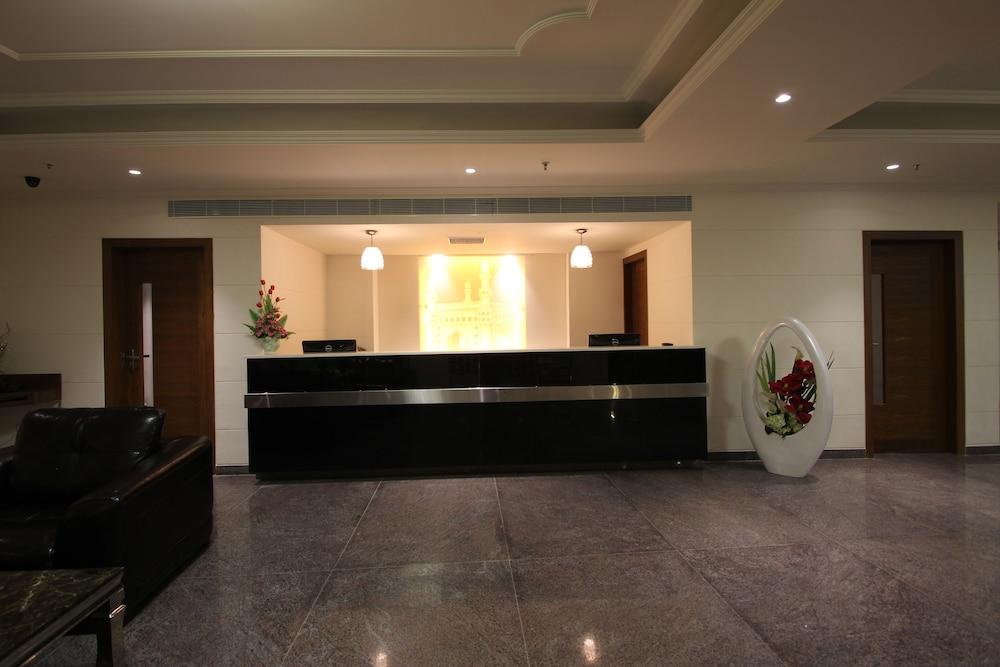 Hotel Hyderabad Grand - Lobby