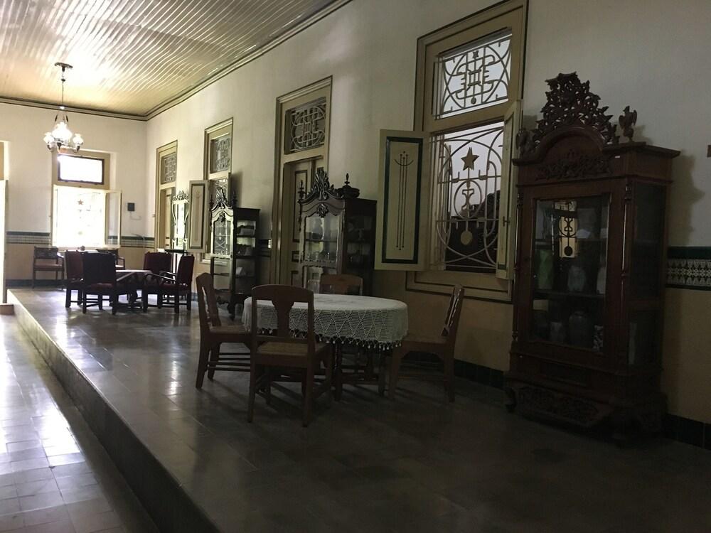 nDalem Natan Royal Heritage - Interior