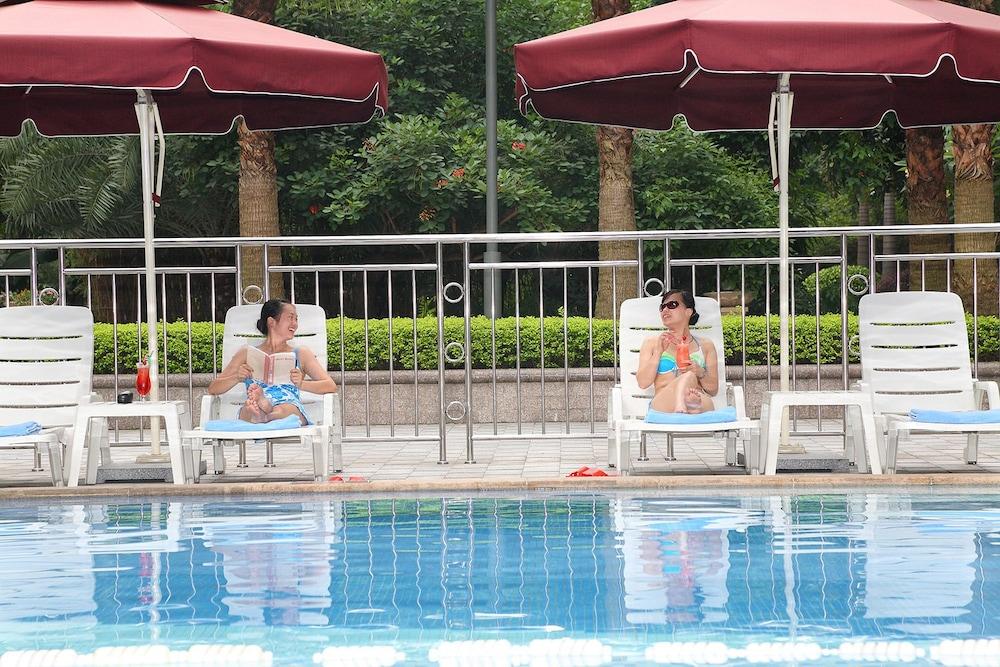 Ramada Plaza Guangzhou - Outdoor Pool