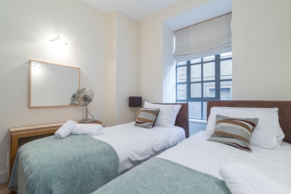 Covent Garden by Austin David Apartments - Room
