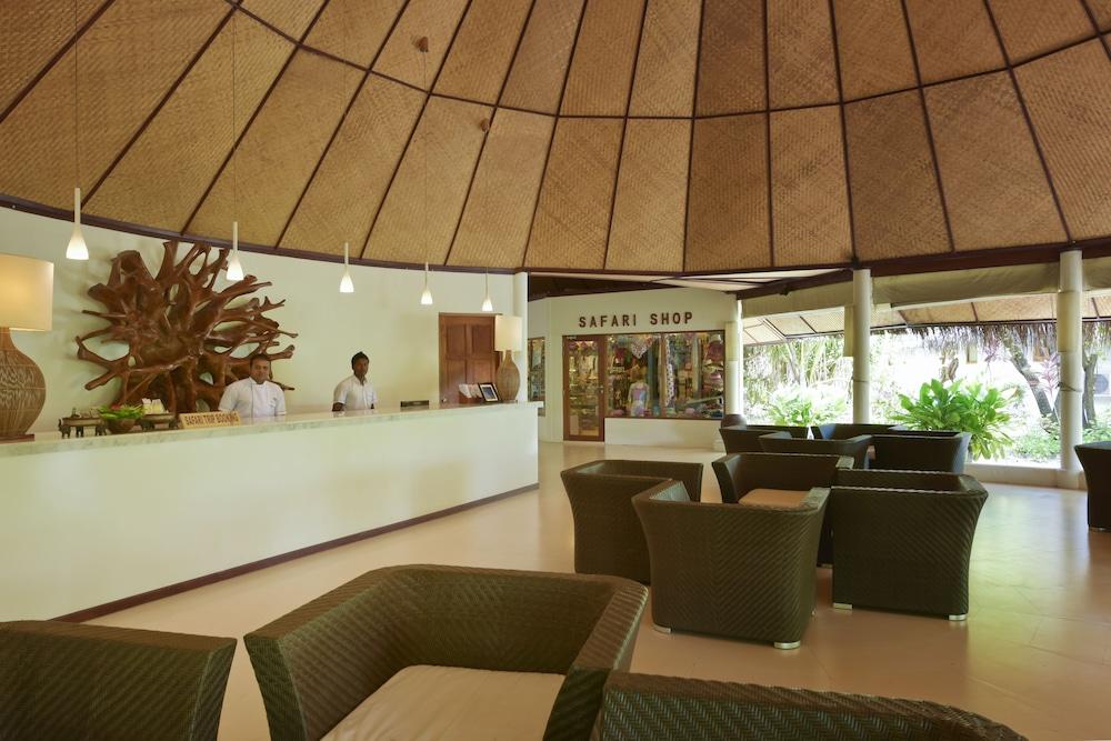 Safari Island Resort - Interior Entrance