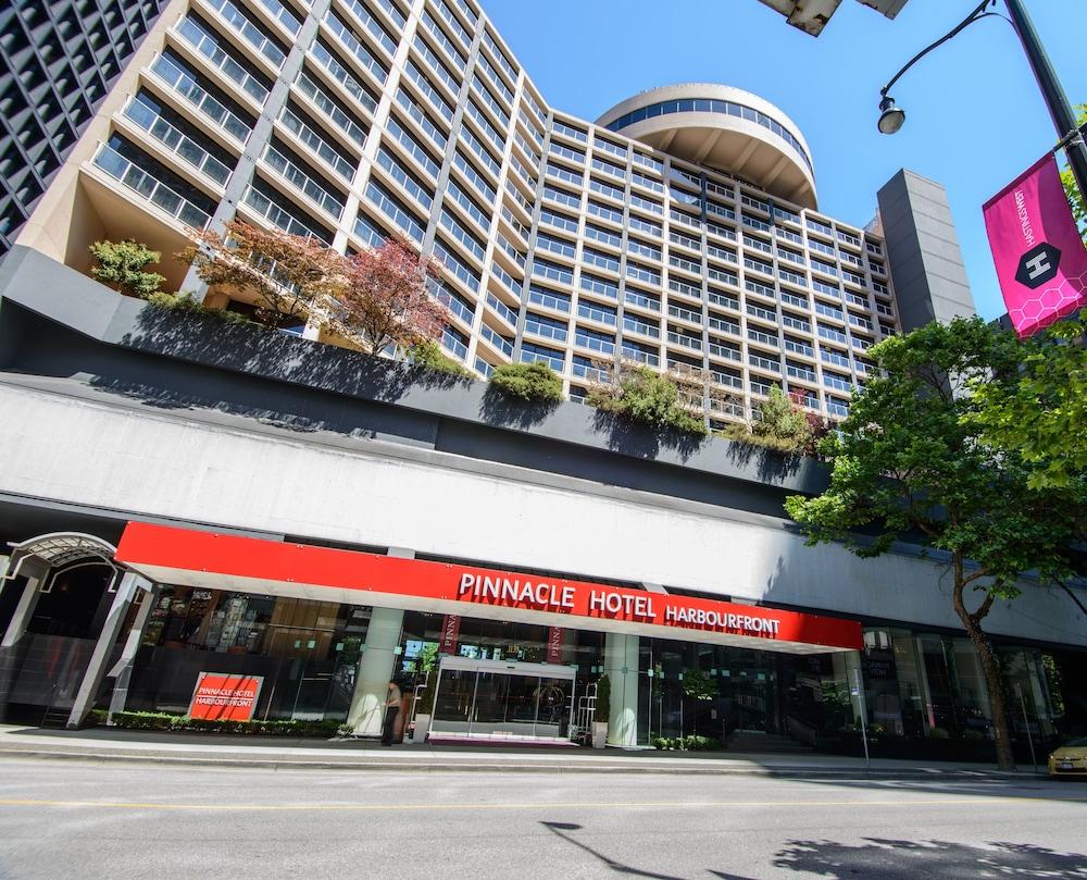 Pinnacle Hotel Harbourfront - Exterior