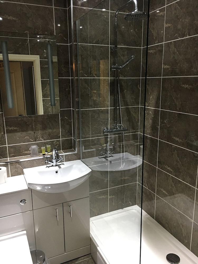 Carreg Bran Hotel - Bathroom