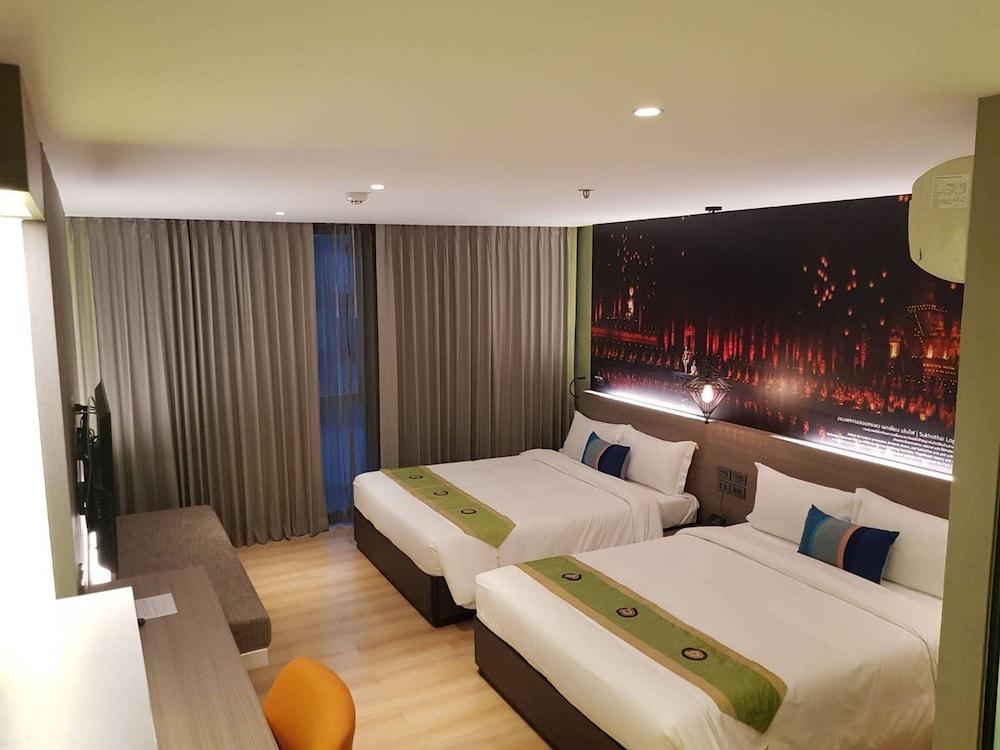 Bizotel Premier Hotel & Residence - Room