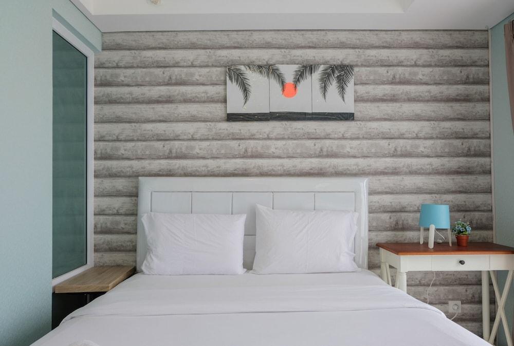 Elegant and Cozy 1BR Apartment at Bintaro Plaza Residence - Room