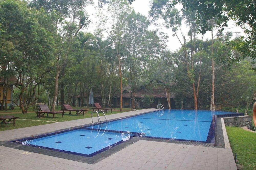 Lake Serenity Boutique Hotel - Outdoor Pool