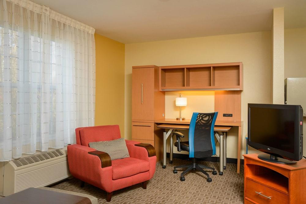 TownePlace Suites by Marriott Fort Meade National Business Park - Featured Image