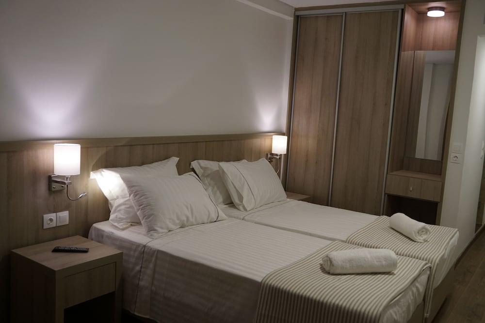 Piraeus Port Hotel - Room