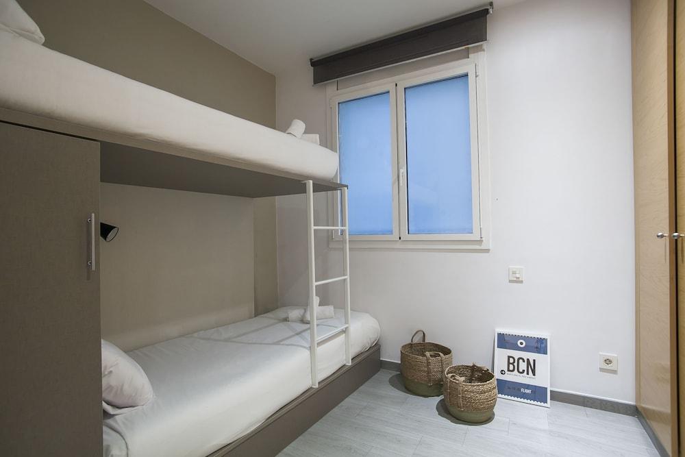 Gaudi Flats - Room
