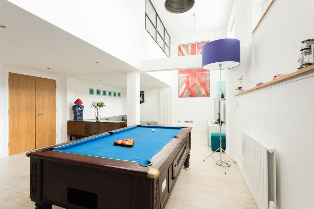The London Warehouse Apartments - Game Room