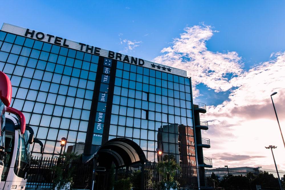 Hotel The Brand - Featured Image