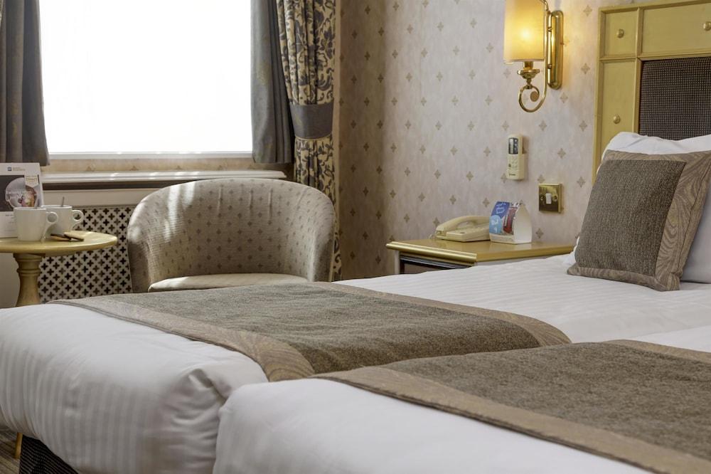 Best Western Abbots Barton Hotel - Room