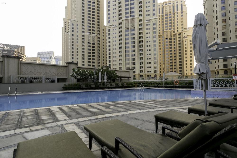 One Perfect Stay - Aurora Tower - Outdoor Pool