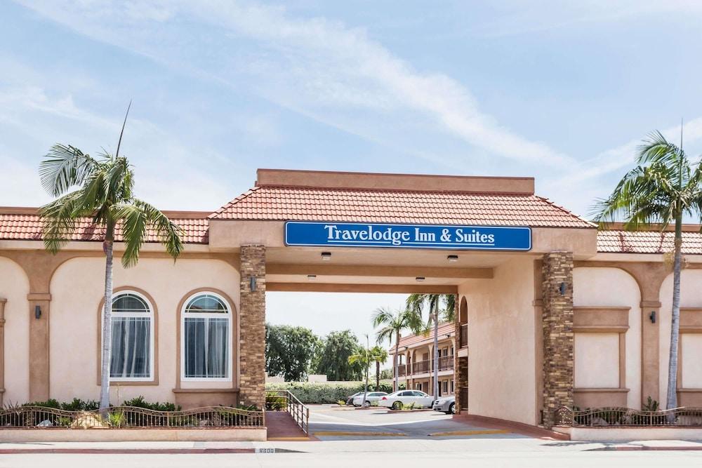 Travelodge Inn & Suites by Wyndham Bell Los Angeles Area - Featured Image
