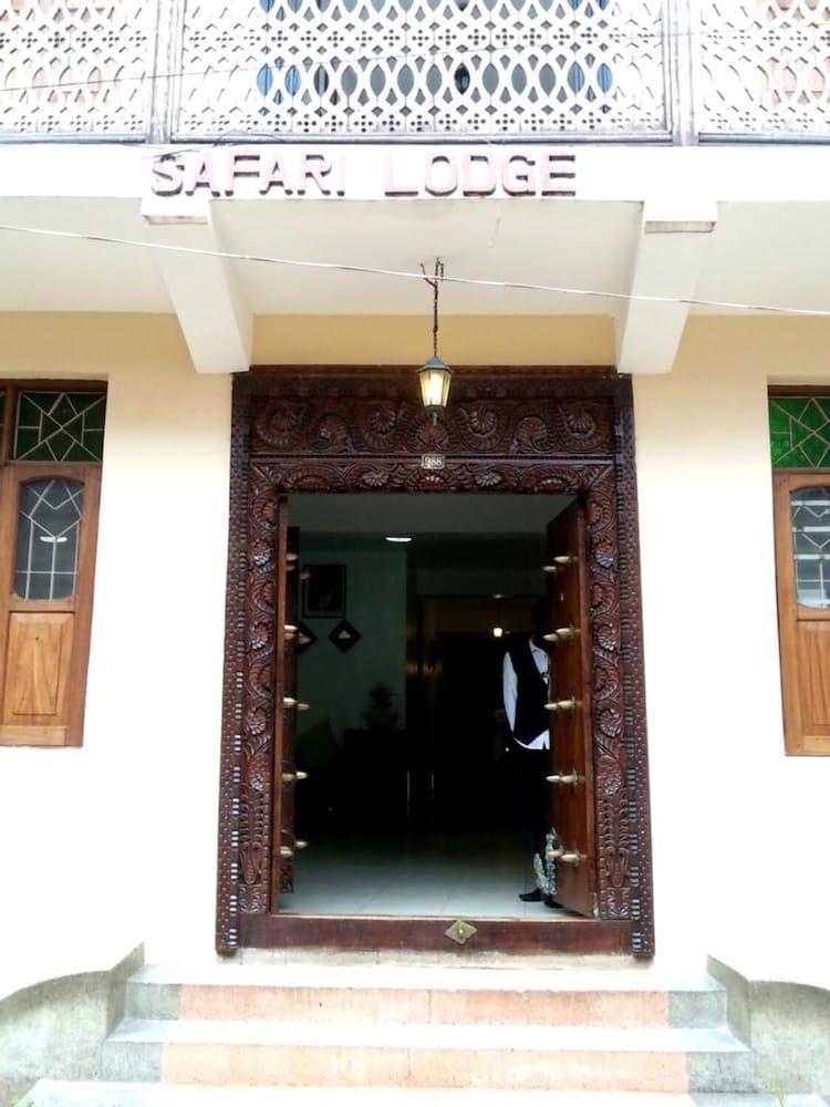 Safari Lodge Hotel - Exterior