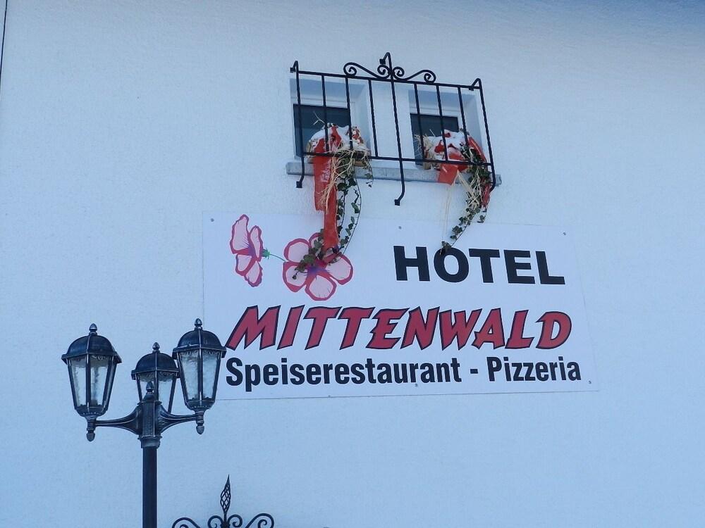 Hotel Pizzeria Mittenwald - Exterior