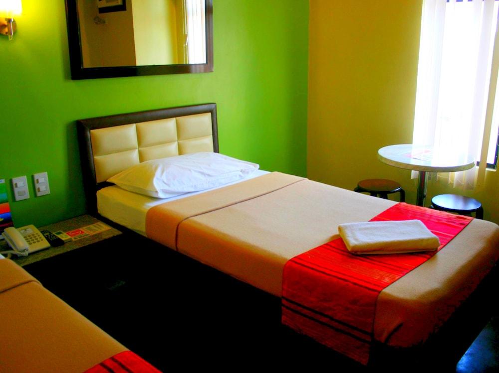 Express Inn - Cebu Hotel - Room