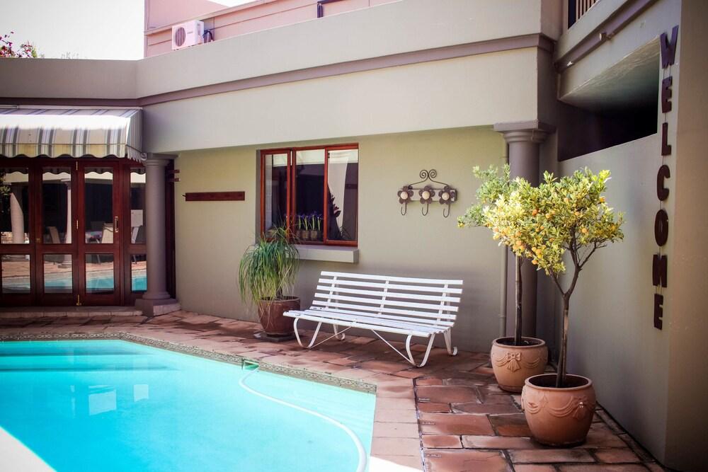 Silver Palms Guest House - Outdoor Pool