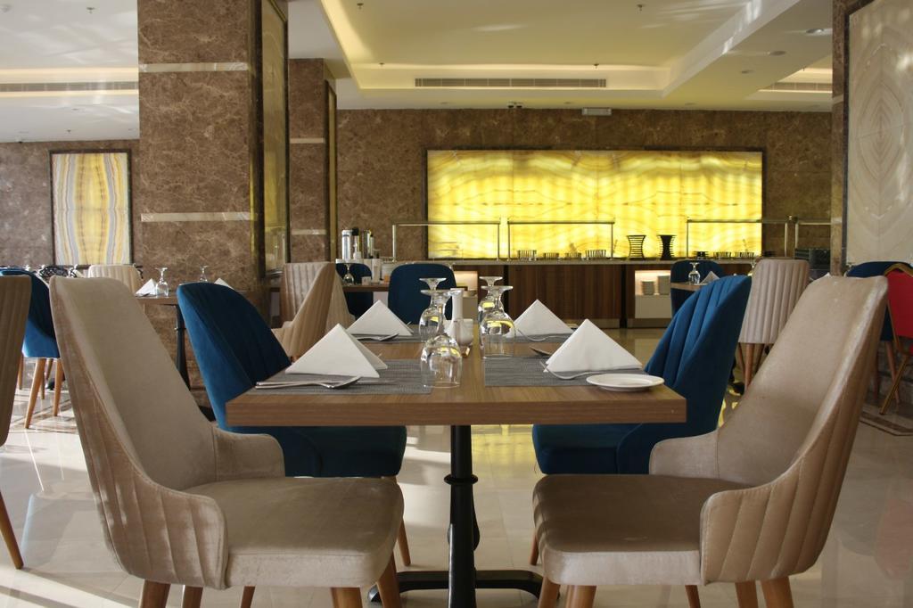 Salsabil Hotel by Warwick Al Corniche - Sample description