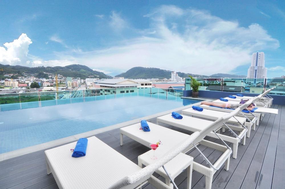 The AIM Patong Hotel - Rooftop Pool