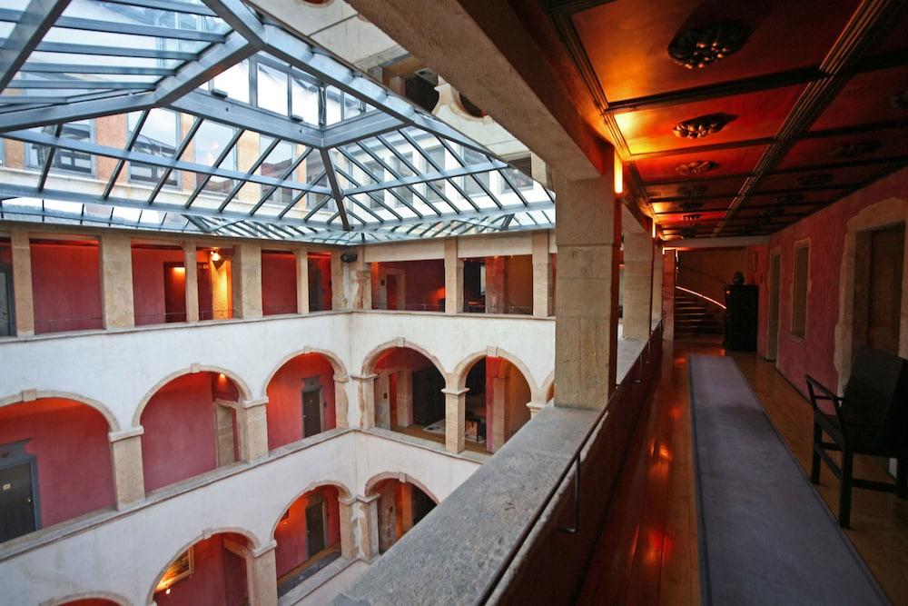 Cour des Loges Lyon, A Radisson Collection Hotel - Interior