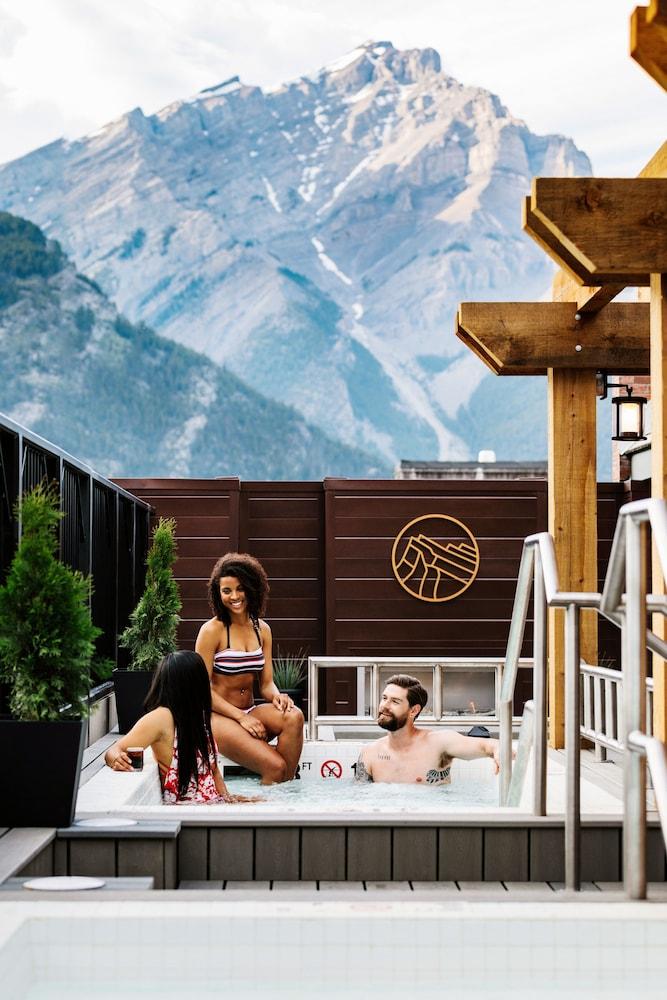 Mount Royal Hotel - Outdoor Spa Tub