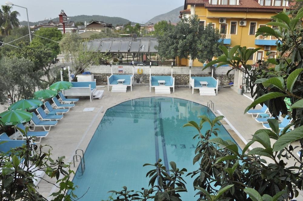Nicholas Garden Hotel - Outdoor Pool