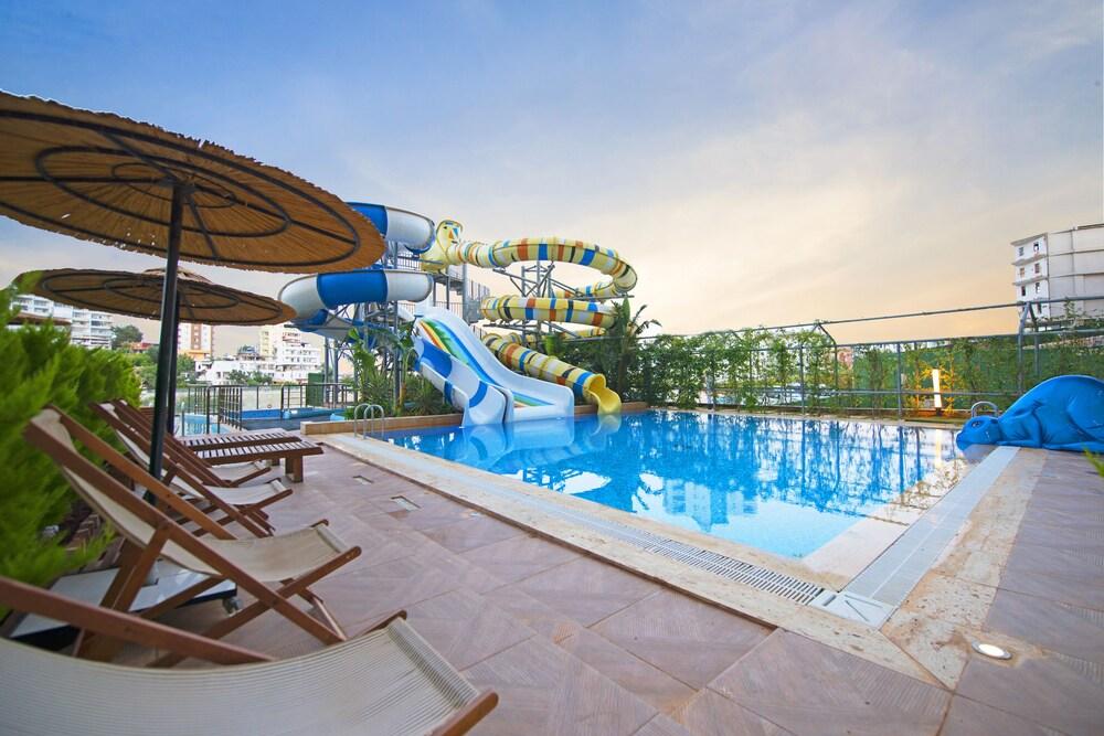 Athena Premium Hotels - Sundeck