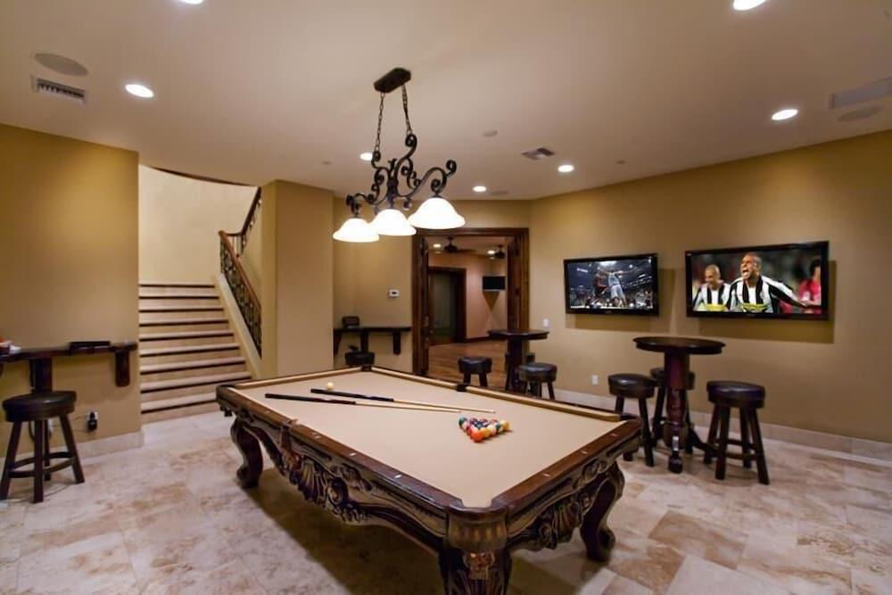 Bella Estate By Signature Vacation Rentals - Billiards