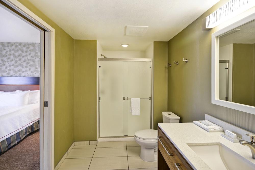 Home2 Suites by Hilton Rochester Henrietta, NY - Bathroom