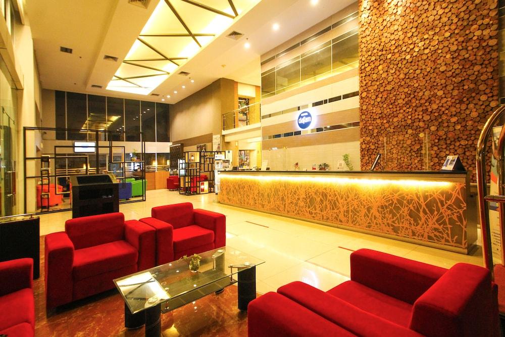 Hotel Dafam Pekanbaru - Lobby