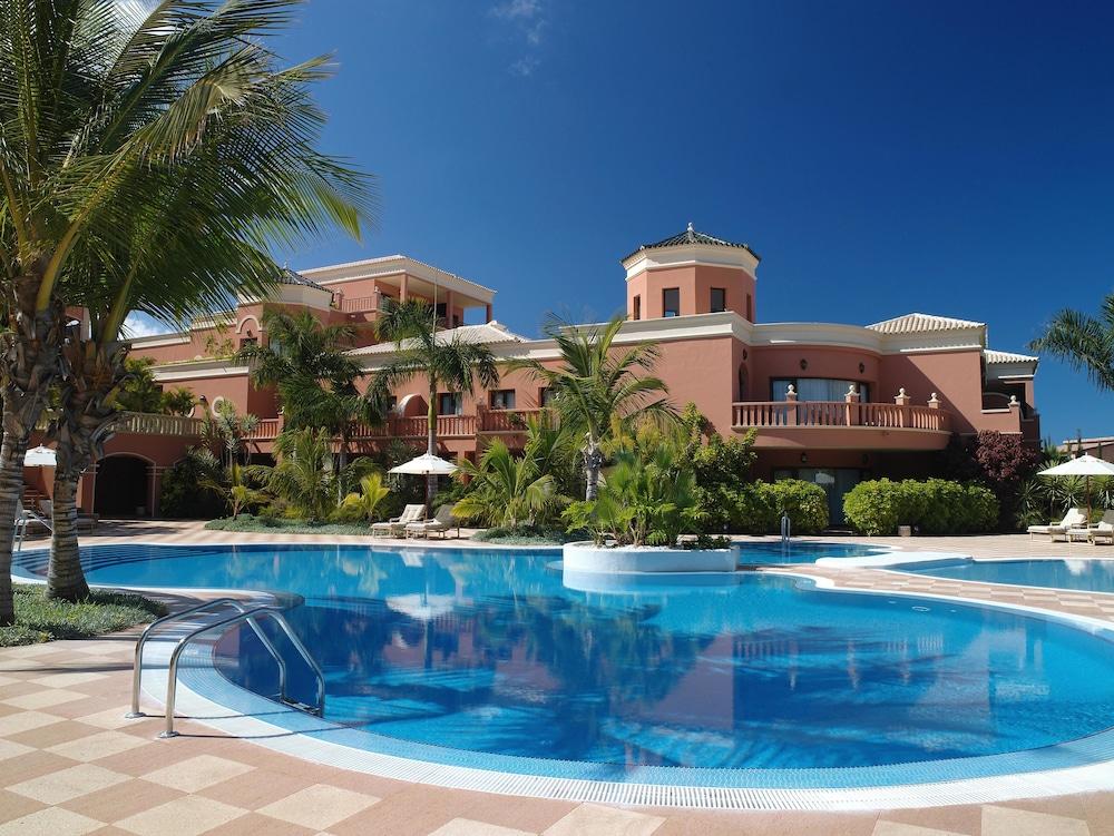 Hotel Las Madrigueras Golf Resort & Spa - Featured Image