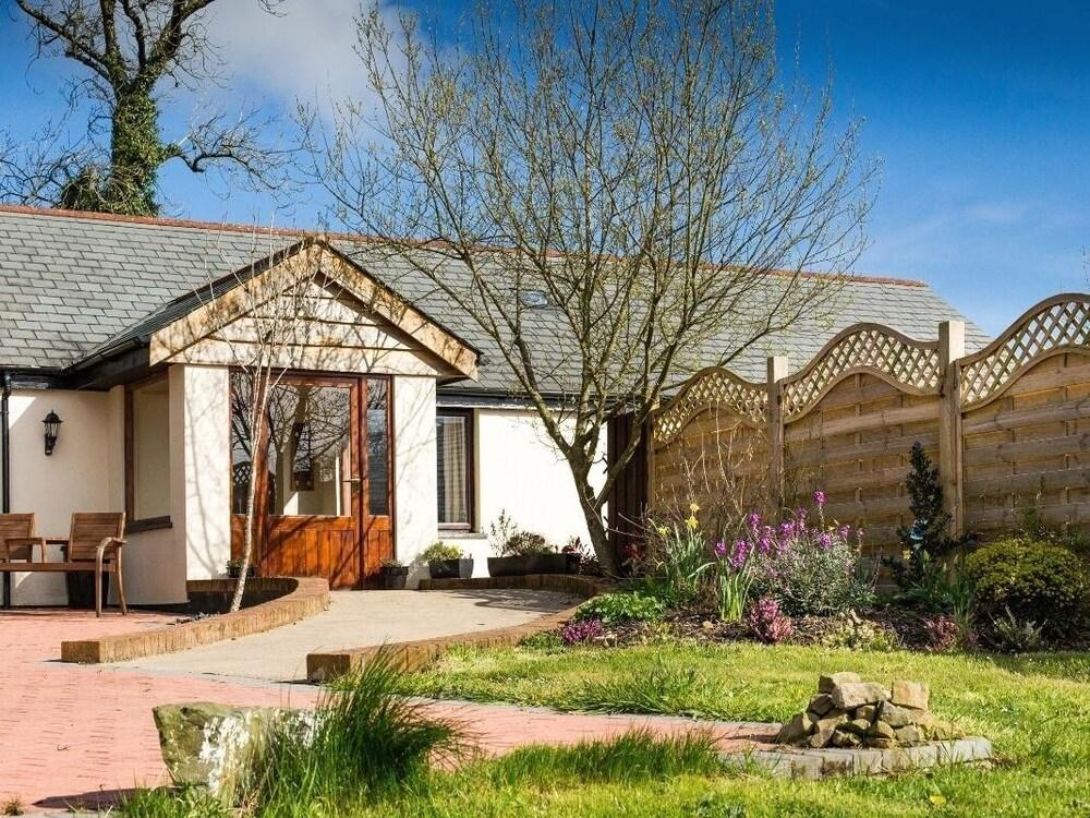 Fritillary Cottage - Featured Image