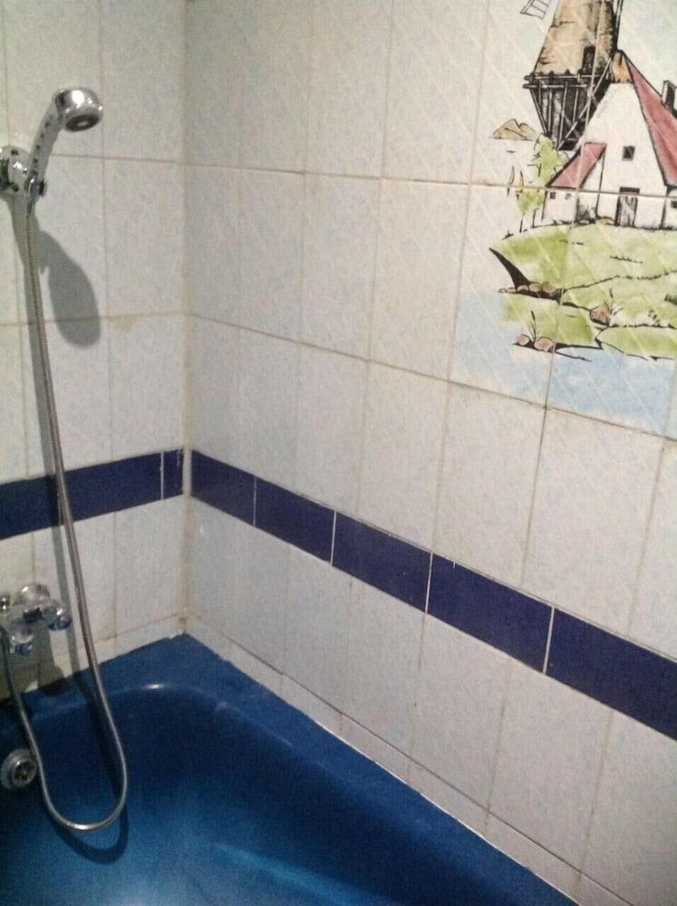 Appartement Familial Émile Zola - Bathroom Shower