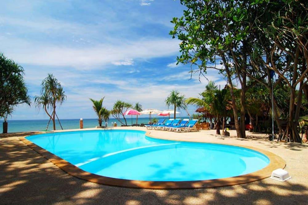 Lanta Nice Beach Resort - Featured Image