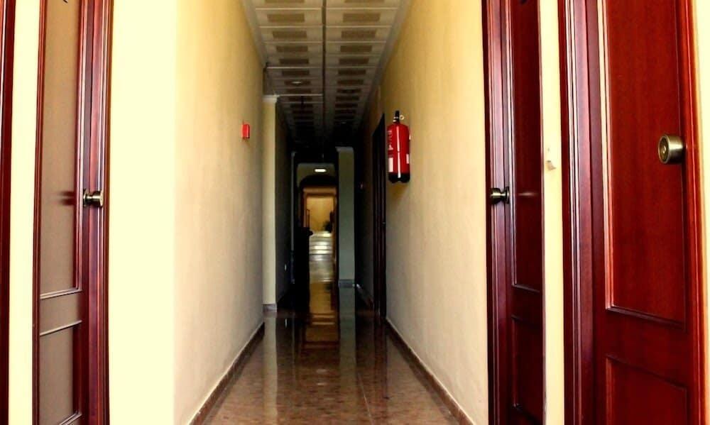 Hotel Chamizo - Hallway