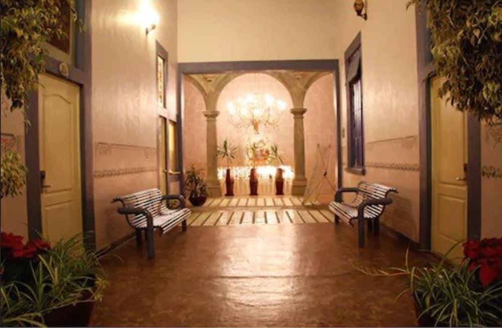 Hotel La Alhondiga - Interior