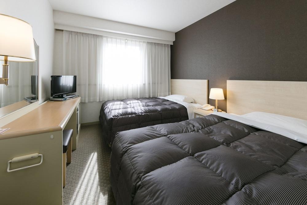 Okayama Washington Hotel Plaza - Room