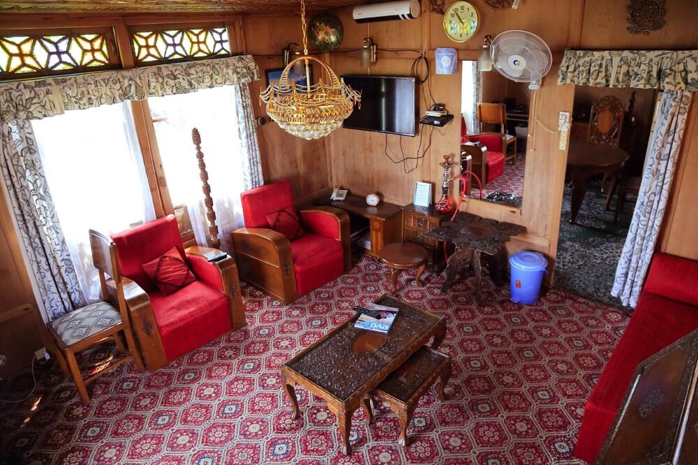 Houseboat Zaindari Palace - Reception
