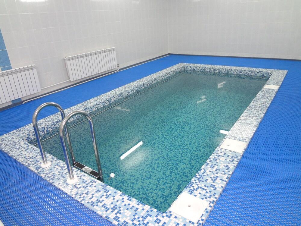 بيلون لاند هوتل - Indoor Pool