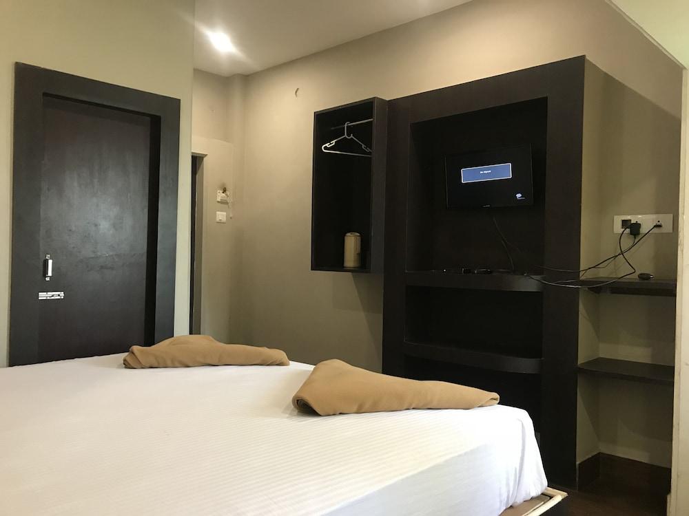 Hotel Li-N-Ja - Room