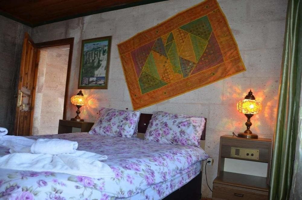 Coco Cave Hotel - Featured Image