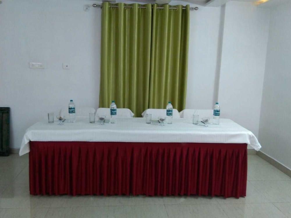 Hotel Grand Sheela - Meeting Facility
