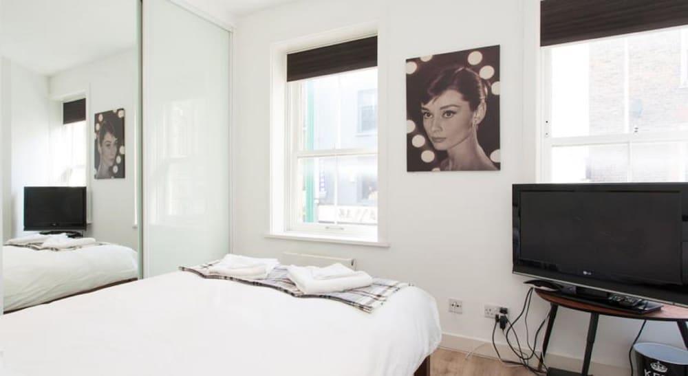 Brick Lane Luxury Apartments - Room