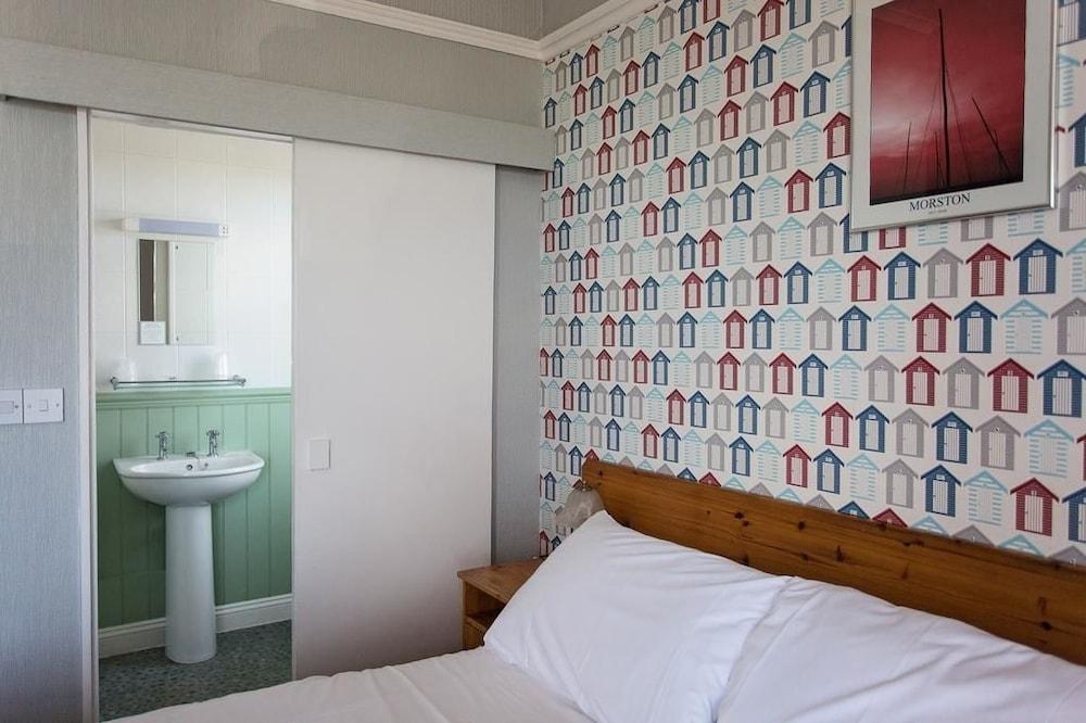 Sandcliff Guest House - Room