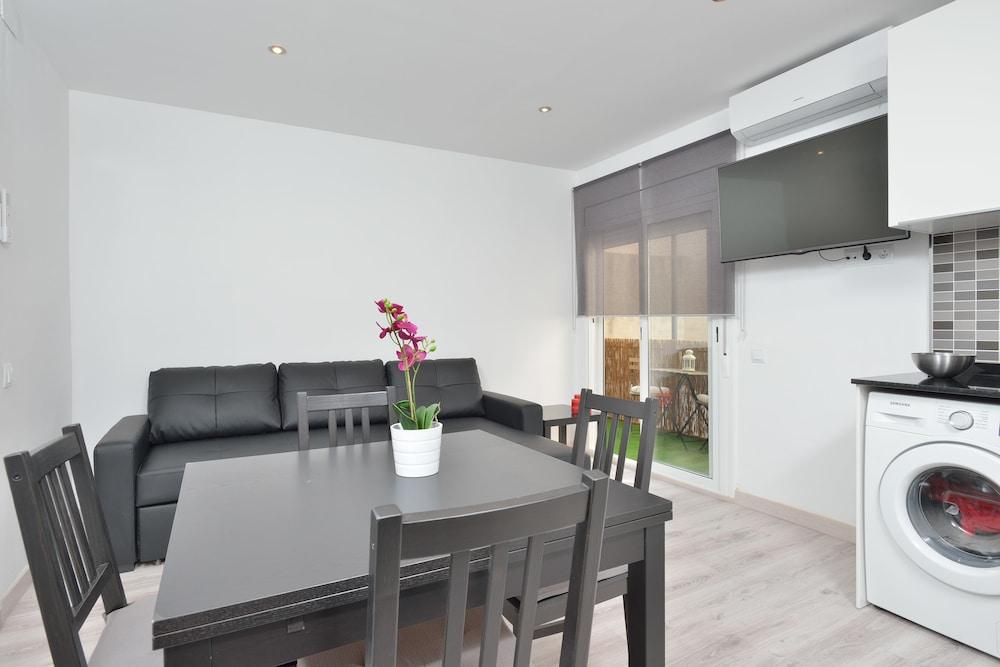Sitges Trip Apartment Flors - Living Room